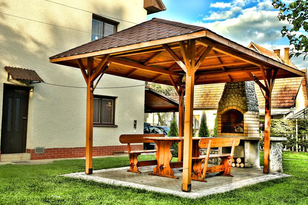 Pod Dubom Apartamento Liptovský Mikuláš Exterior foto