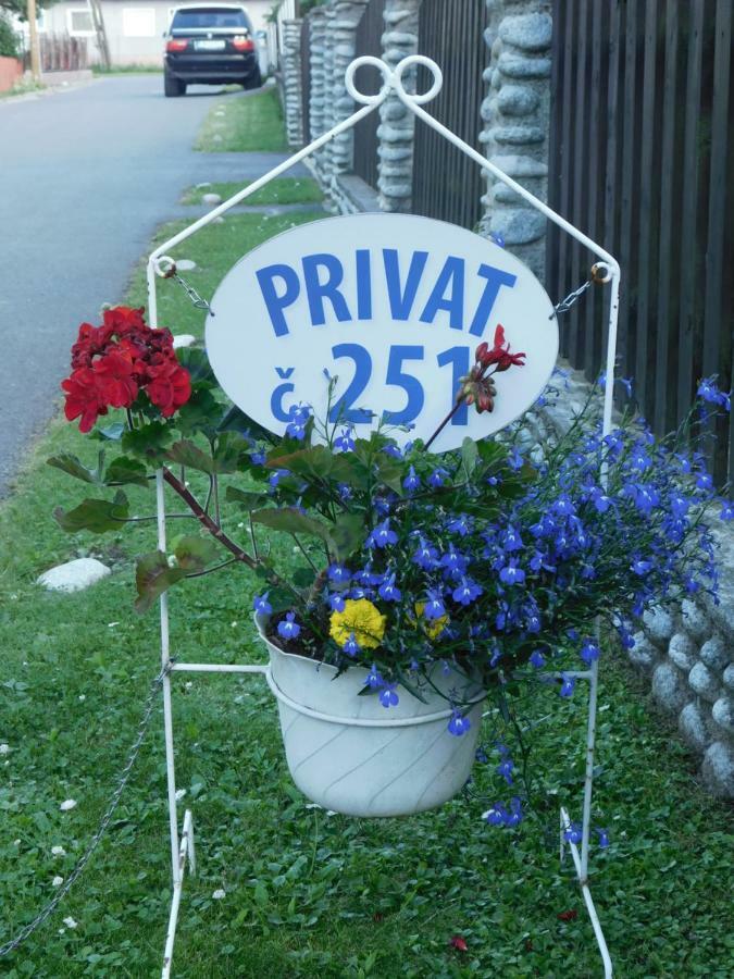 Pod Dubom Apartamento Liptovský Mikuláš Exterior foto